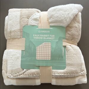 Magellan Outdoors Faux Rabbit fur throw blanket